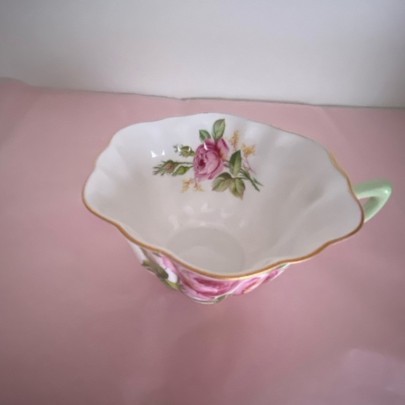EUC Vtg Shelley Fine Bone China Teacup and Saucer in the Pattern “Rambler Rose” - Picture 7 of 12
